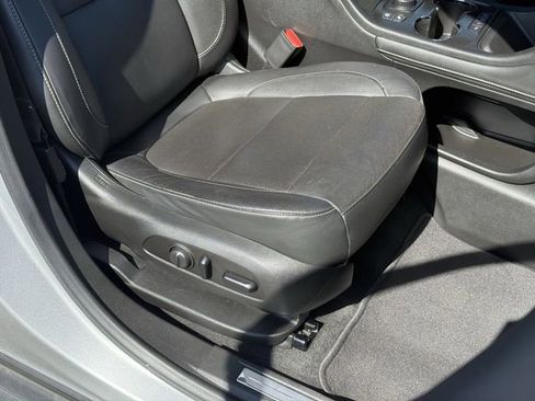Used 2020 GMC Acadia SLT w/ Driver Alert Package II FWD image 18