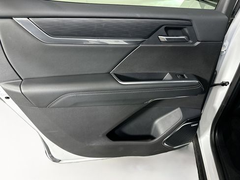 Used 2025 GMC Acadia Elevation image 26