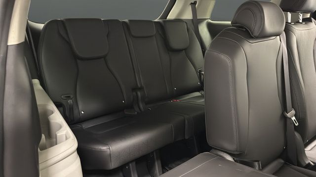 Used 2024 Kia Carnival LX FWD image 25