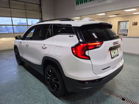 Used 2020 GMC Terrain SLT w/ Preferred Package AWD/4WD image 9