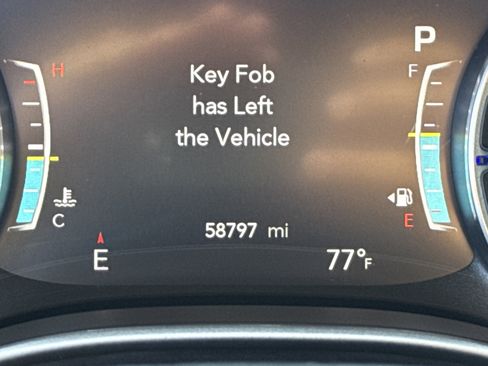 Used 2022 Chrysler Pacifica Touring-L image 32