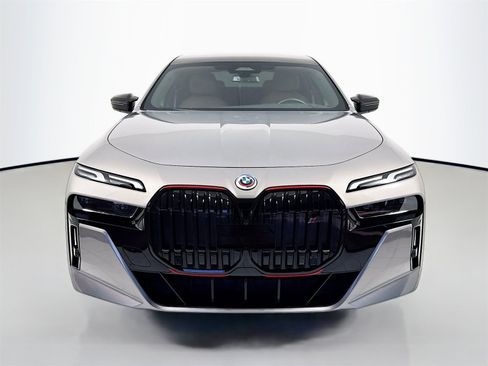 Used 2023 BMW 760i xDrive w/ Luxury Rear Seating Package image 2