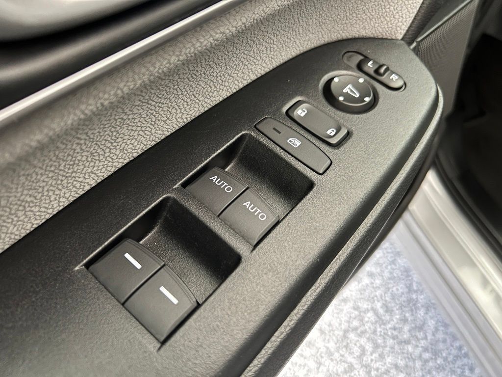 Used 2017 Honda CR-V EX image 38