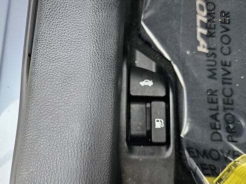 Used 2023 Toyota Corolla LE FWD image 15