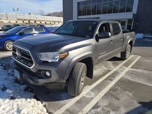 Used 2018 Toyota Tacoma SR5 image 15