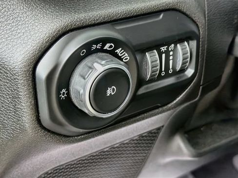 Used 2021 Jeep Wrangler Unlimited Sahara AWD/4WD image 10