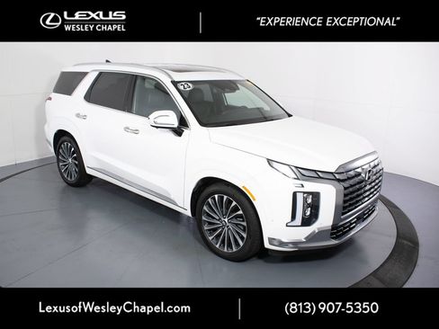 Used 2023 Hyundai Palisade Calligraphy AWD/4WD image 2