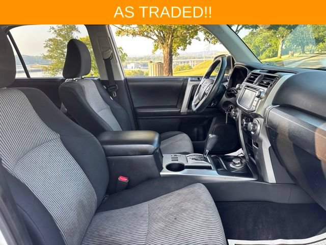 Used 2016 Toyota 4Runner SR5 AWD/4WD image 10