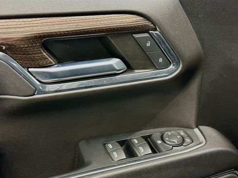 Used 2023 Chevrolet Silverado 1500 LT AWD/4WD image 15