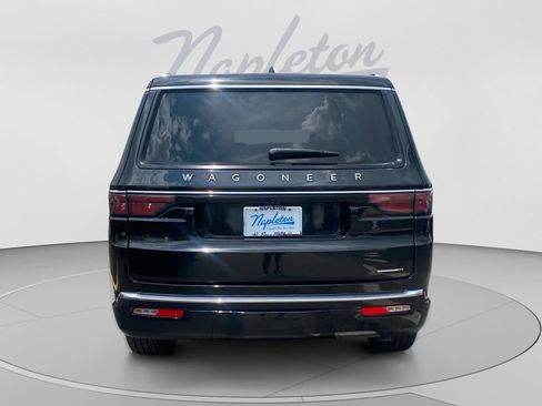 Used 2024 Jeep Wagoneer Series II w/ Flexible Seating Group AWD/4WD image 4