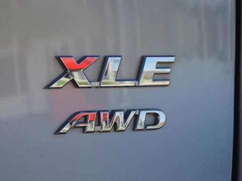 Used 2022 Toyota RAV4 XLE image 17