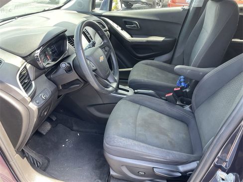 Used 2019 Chevrolet Trax LS w/ Tint and Cruise Package image 8