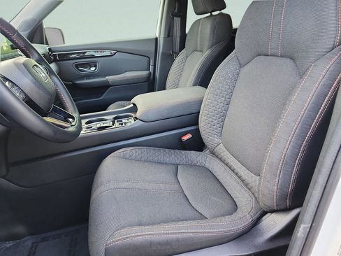 Used 2025 Honda Pilot Sport image 19