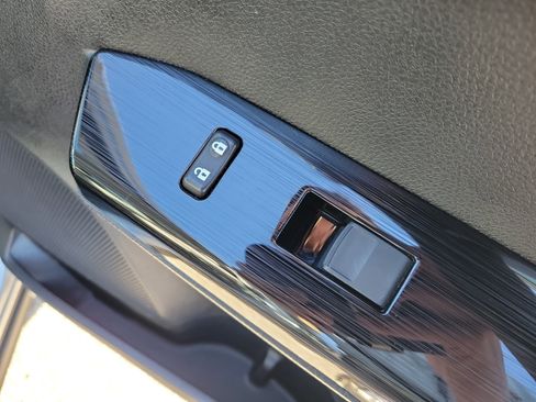 Used 2016 Toyota RAV4 Limited image 10