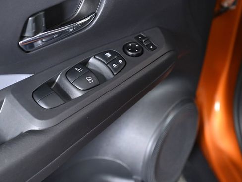 Used 2021 Nissan Kicks SR w/ SR Premium Package image 21