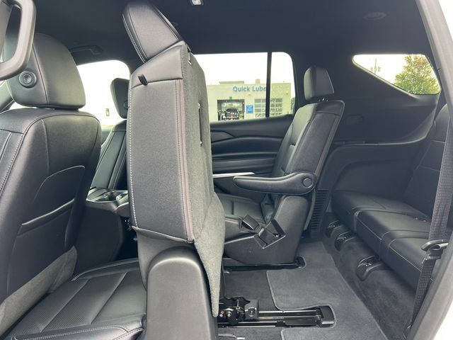 Used 2026 Chevrolet Traverse LT AWD/4WD image 6