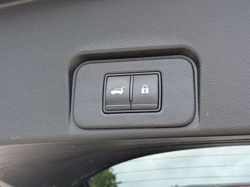 Used 2021 Nissan Rogue SV w/ Premium Package AWD/4WD image 13