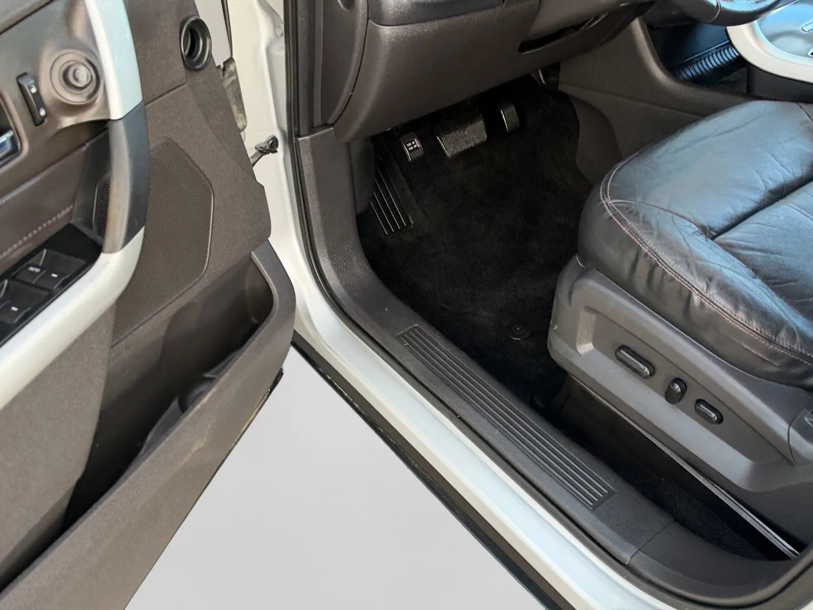 Used 2013 Ford Edge SEL FWD image 11
