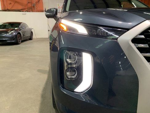 Used 2021 Hyundai Palisade Limited image 18