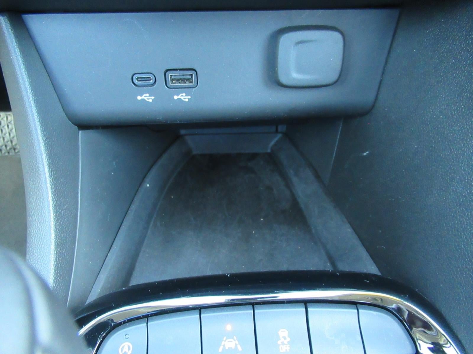 Used 2024 Buick Encore GX Preferred w/ Comfort Package FWD image 29