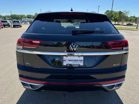 Used 2022 Volkswagen Atlas Cross Sport SEL R-Line AWD/4WD image 41