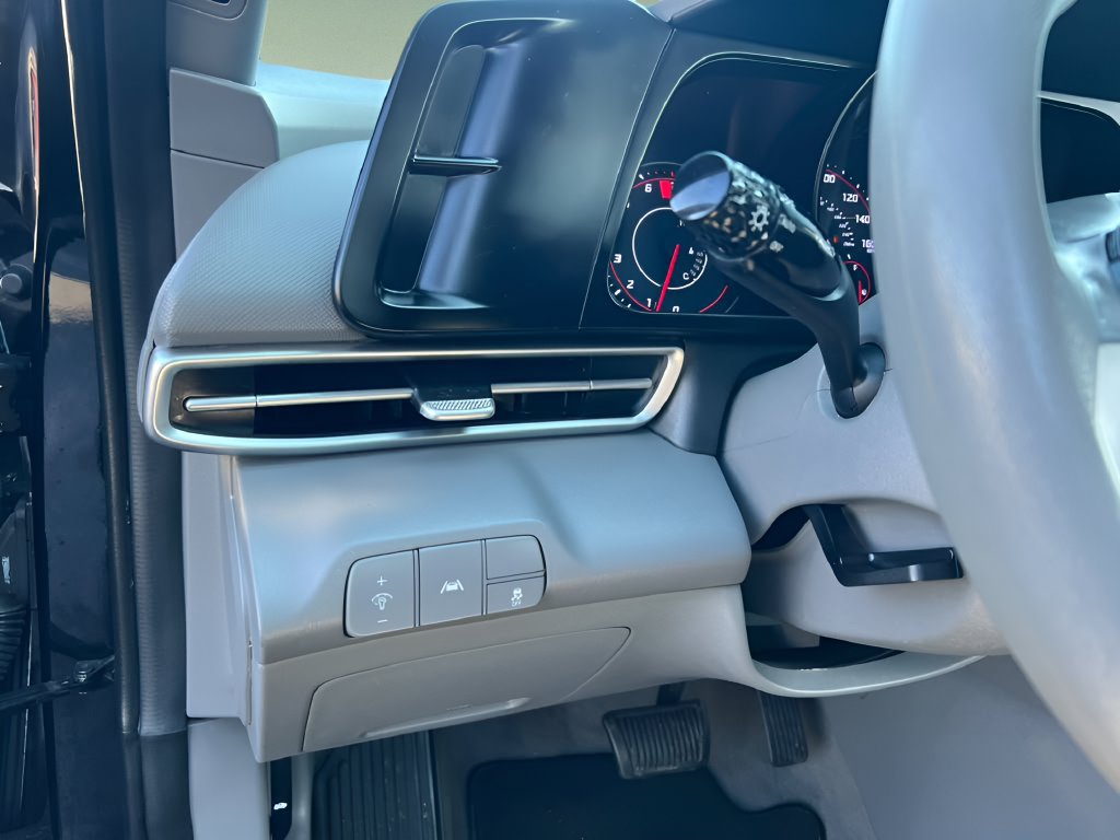 Used 2023 Hyundai Elantra SEL FWD image 10