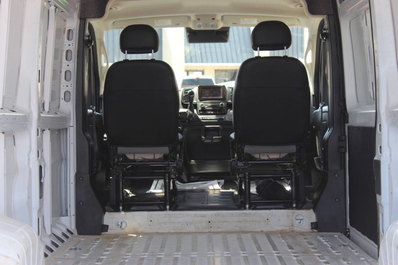 Used 2025 RAM ProMaster 2500 w/ Convenience Group FWD image 16