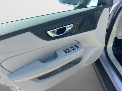 Certified 2026 Volvo V60 B5 Cross Country Plus w/ Protection Package Premier AWD/4WD image 18