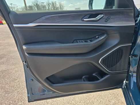 New 2026 Jeep Grand Cherokee L Limited image 12