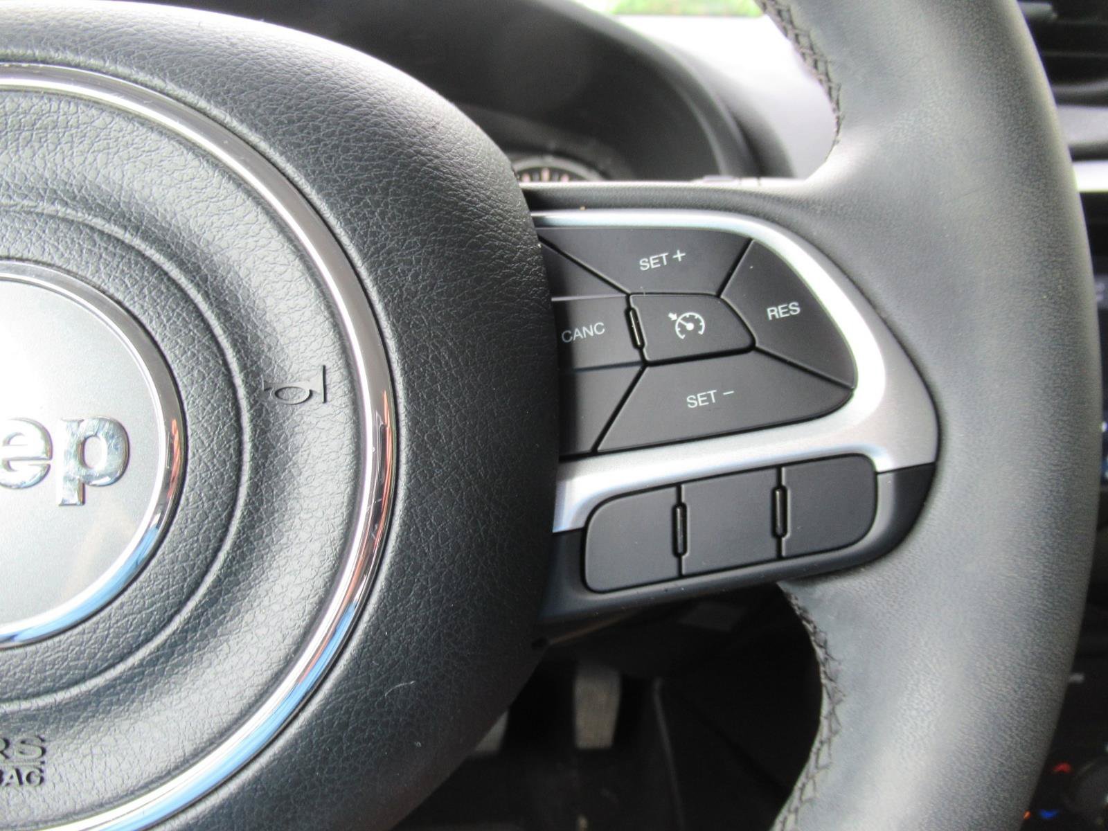 Used 2019 Jeep Renegade Latitude FWD image 25