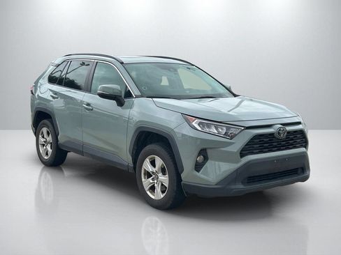 Used 2019 Toyota RAV4 XLE w/ Convenience Package AWD/4WD image 3