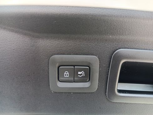 Certified 2025 MAZDA CX-70 Plug-In Hybrid w/ Premium Plus image 8