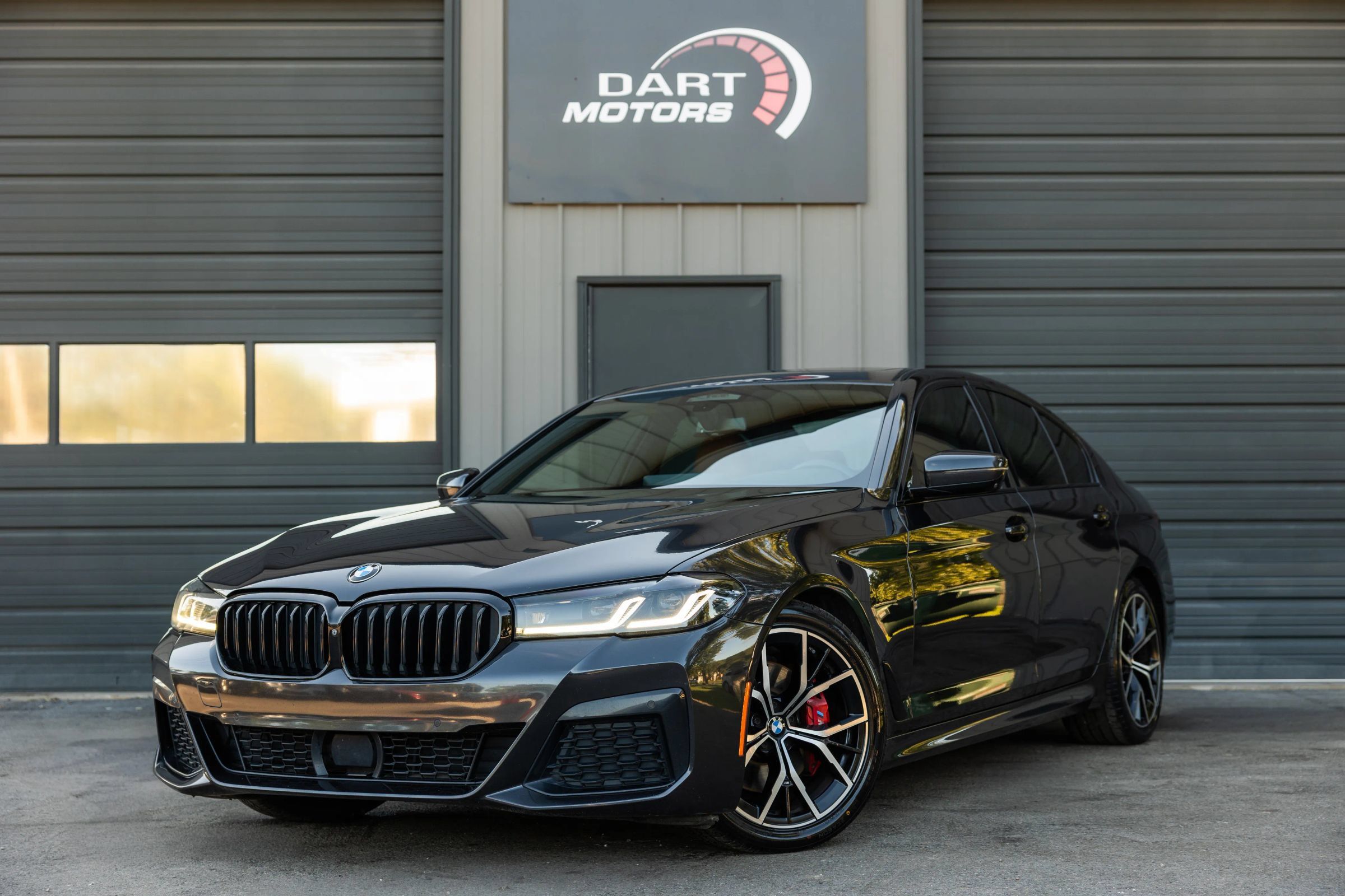 Used 2021 BMW 530i w/ M Sport Package RWD image 3