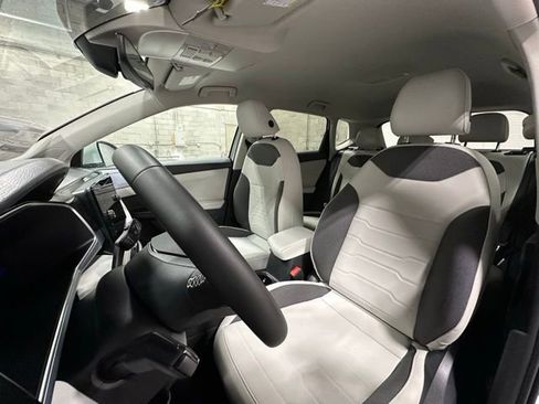 New 2026 Volkswagen Taos SE AWD/4WD image 11