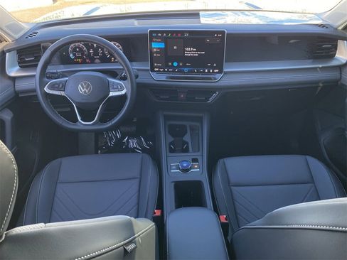 New 2026 Volkswagen Tiguan SE image 11