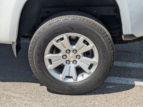 Used 2022 Chevrolet Colorado LT w/ Fleet Safety Package RWD image 9