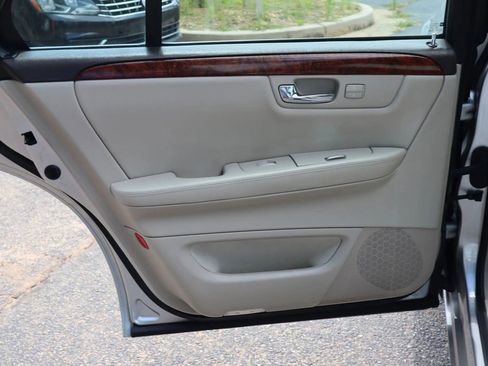 Used 2007 Cadillac DTS Luxury I image 9