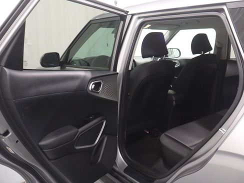 Used 2022 Kia Soul LX w/ Technology Package image 12