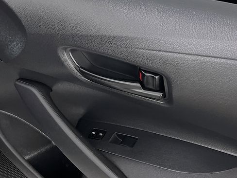 Used 2023 Toyota Corolla LE image 32