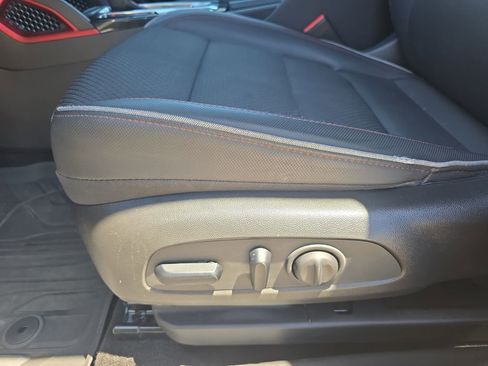 Used 2021 Chevrolet TrailBlazer RS w/ Driver Confidence Package FWD image 29