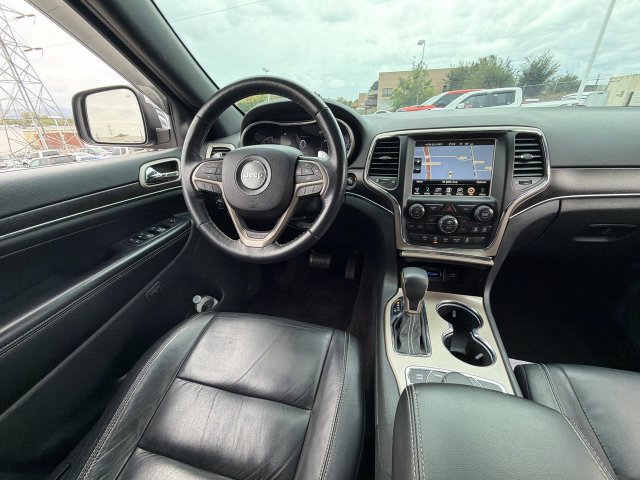 Used 2016 Jeep Grand Cherokee Limited w/ Trailer Tow Group IV AWD/4WD image 18
