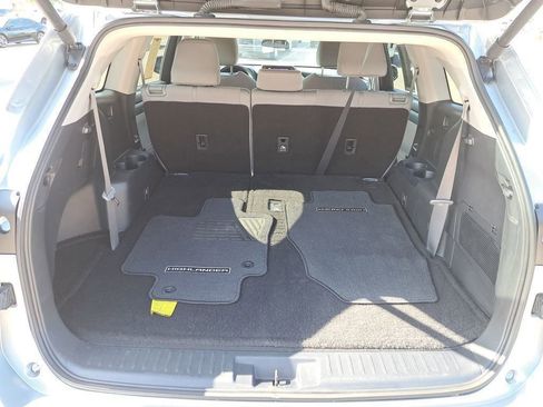 Certified 2024 Toyota Highlander LE image 6