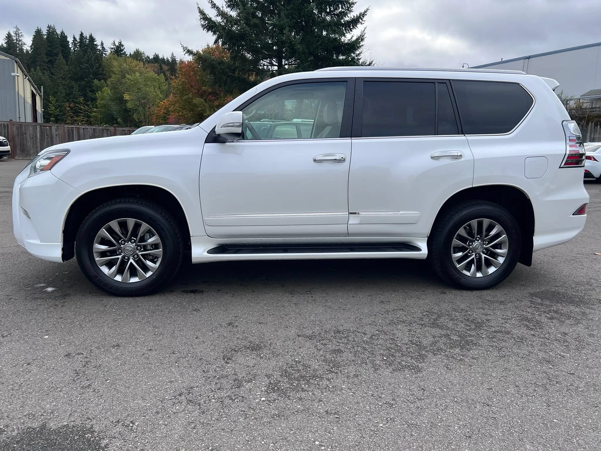 Used 2014 Lexus GX 460 Luxury AWD/4WD image 4