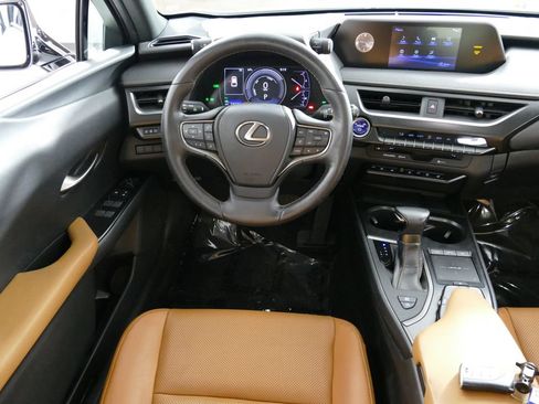 Used 2019 Lexus UX 250h w/ Premium Package AWD/4WD image 23