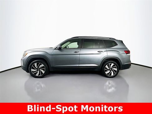 Used 2025 Volkswagen Atlas SE image 6