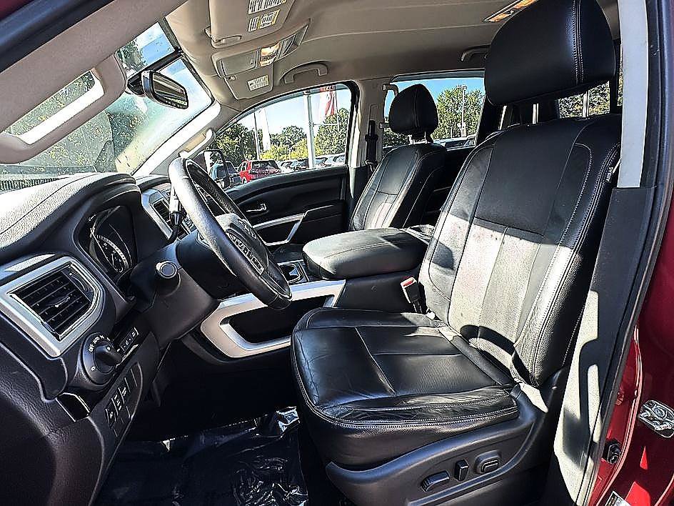 Used 2017 Nissan Titan SV RWD image 19