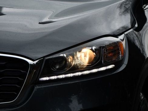 Used 2020 Kia Sorento LX image 4