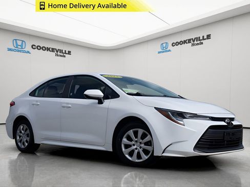 Used 2025 Toyota Corolla LE image 1