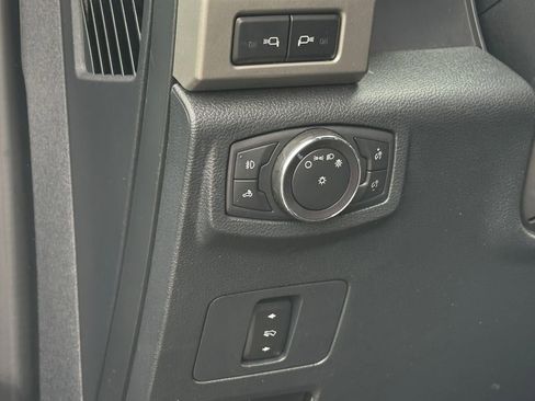 Used 2022 Ford F250 Lariat w/ Lariat Value Package image 19
