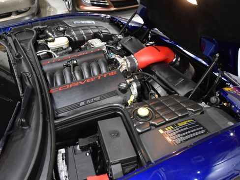 Used 2004 Chevrolet Corvette Coupe w/ Preferred Equipment Group RWD image 40
